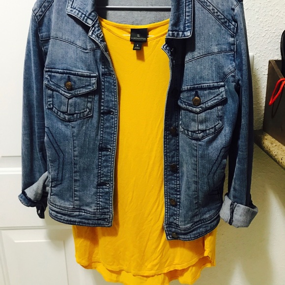 Short sleeves yellow top with decorative wholes--S - Picture 6 of 6